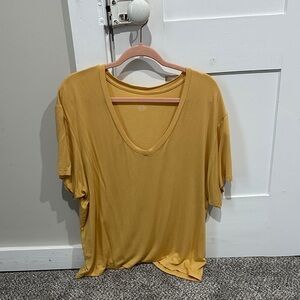 American Eagle Outfitters Muted yellow  V-Neck Tee